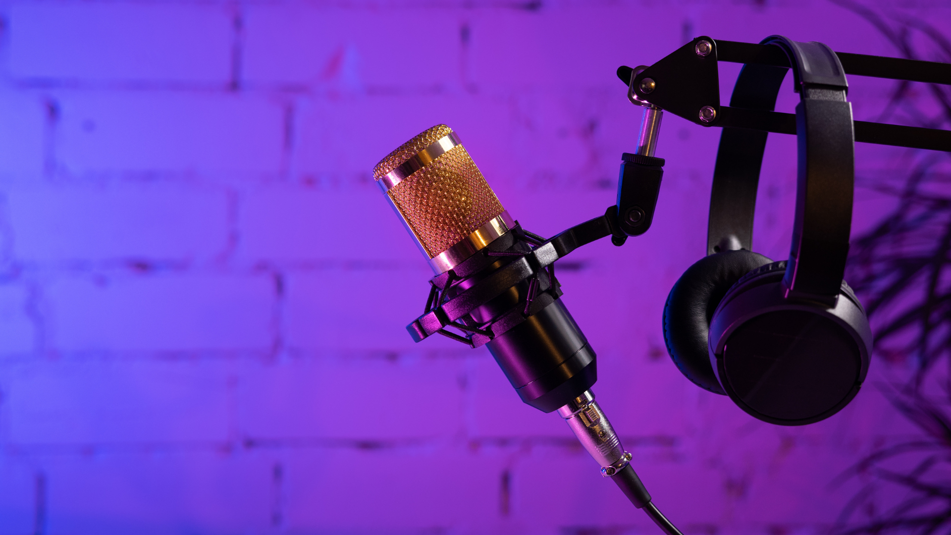 O Poder dos Podcasts: Do Nicho ao Globo de Ouro